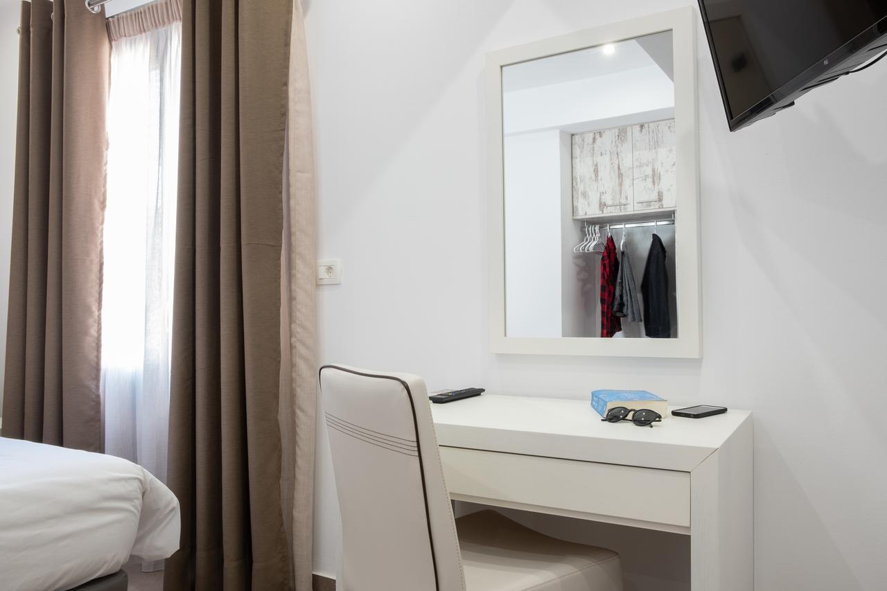 Tristhenia Apart otel Perissa  Dış mekan fotoğraf